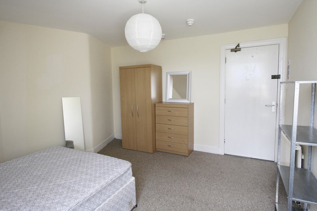 Additional image 3 of 4 bed flat to rent3/R, 47 Magdalen Yard Road, Dundee DD1