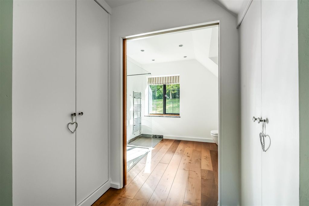 Additional image 27 of 5 bed detached house to rentGarden Close, Leatherhead KT22