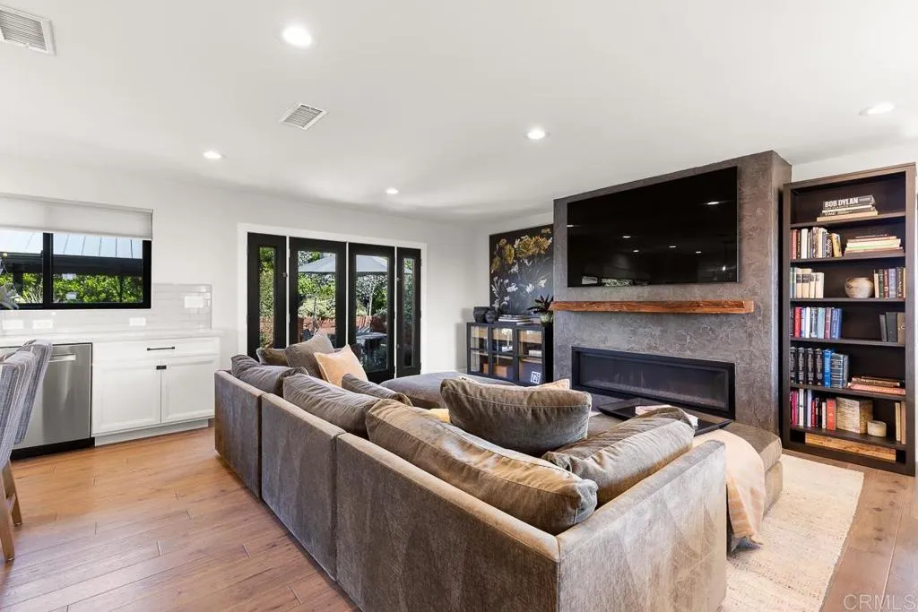 Additional image 14 of 8675 Glenwick Lane, La Jolla, CA 92037