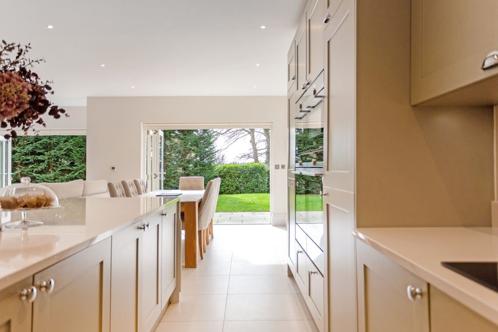 Additional image 5 of 5 bed detached house to rentWindsor Grey Close, Ascot SL5