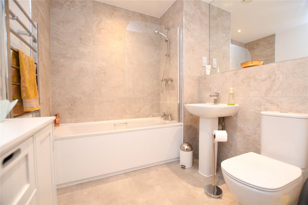 Additional image 10 of 2 bed flat to rentBeach Road, Weston-Super-Mare, North Somerset BS23