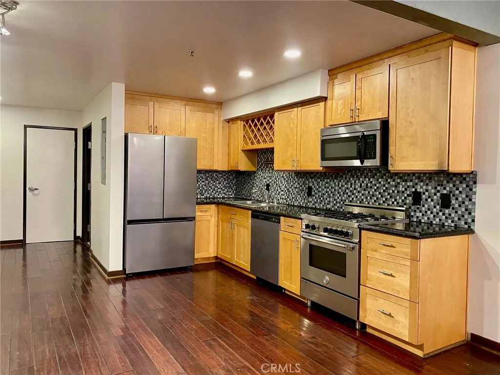Additional image 20 of 35 N Raymond Avenue Unit 211, Pasadena, CA 91103