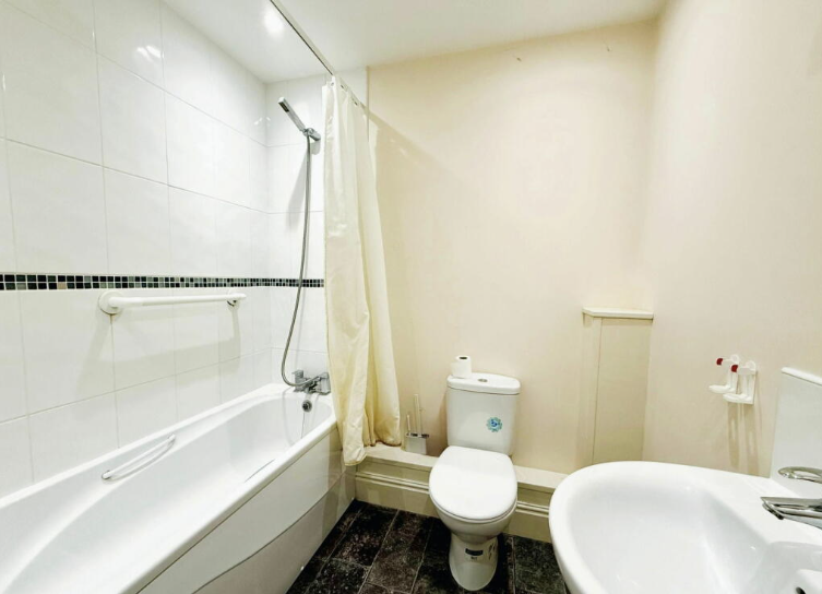 Additional image 3 of 2 bed property to rentGeorge Street Roundhouse Mews, Ryde PO33