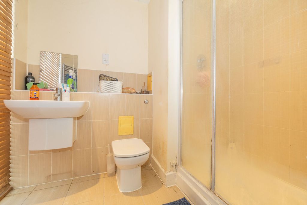 Additional image 8 of 2 bed flat for saleNew Dover Road, Canterbury, Kent CT1
