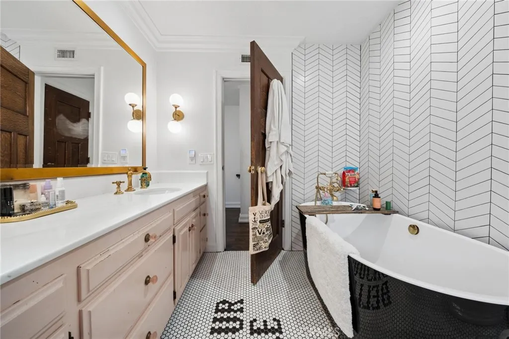 Additional image 116 of 15656 Iron Canyon Rd, Canyon Country, CA 91387