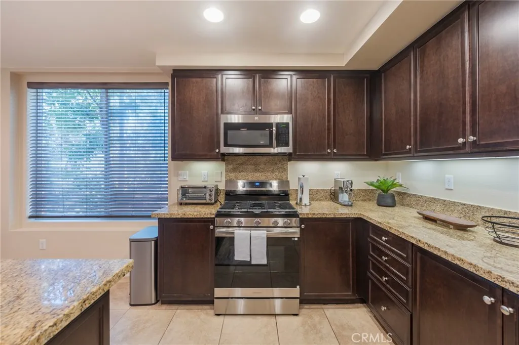 Additional image 16 of 81 Waldorf, Irvine, CA 92612