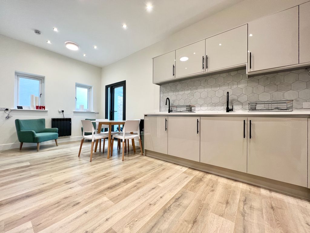 Additional image 11 of Room to rentPark Road, Ilford IG1