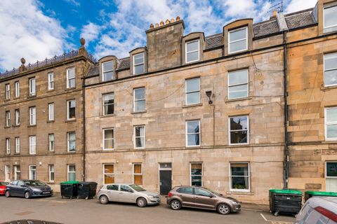 9/3 Mentone Avenue, Portobello EH15