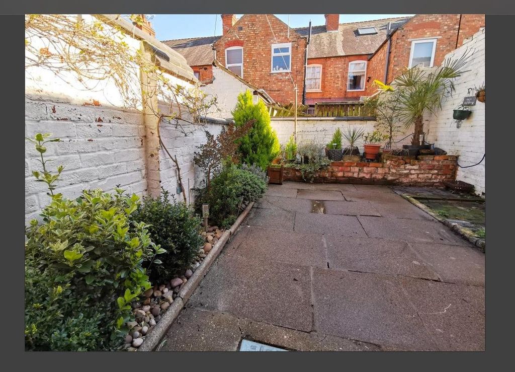 Additional image 8 of 2 bed terraced house to rentBassett Street, Leicester LE3
