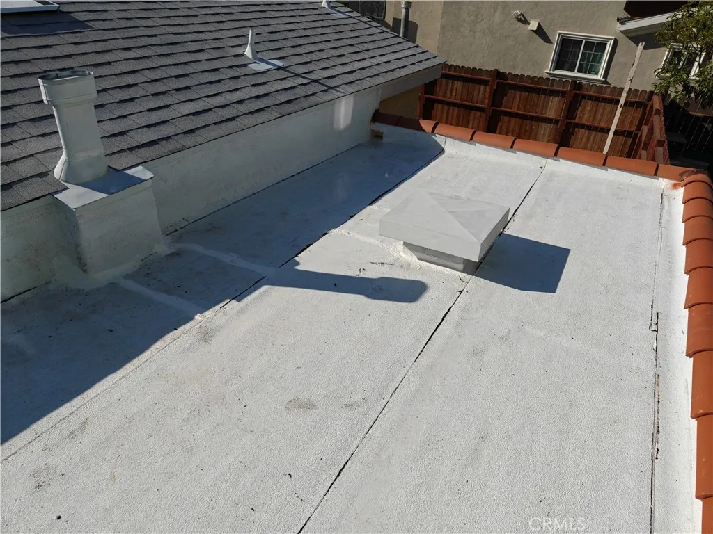 2439 E 15th St, Long Beach, CA 90804