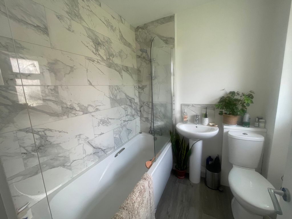 Additional image 10 of 3 bed semi-detached house to rentMaes Yr Haf, Pwll, Llanelli SA15