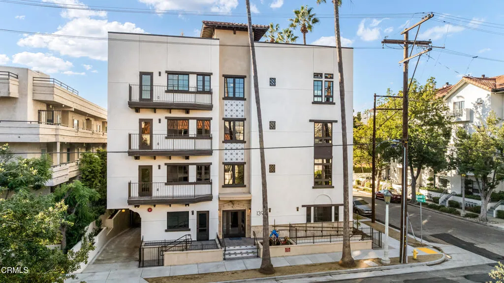 Additional image 67 of 139 S Oak Knoll Avenue Unit 302, Pasadena, CA 91101