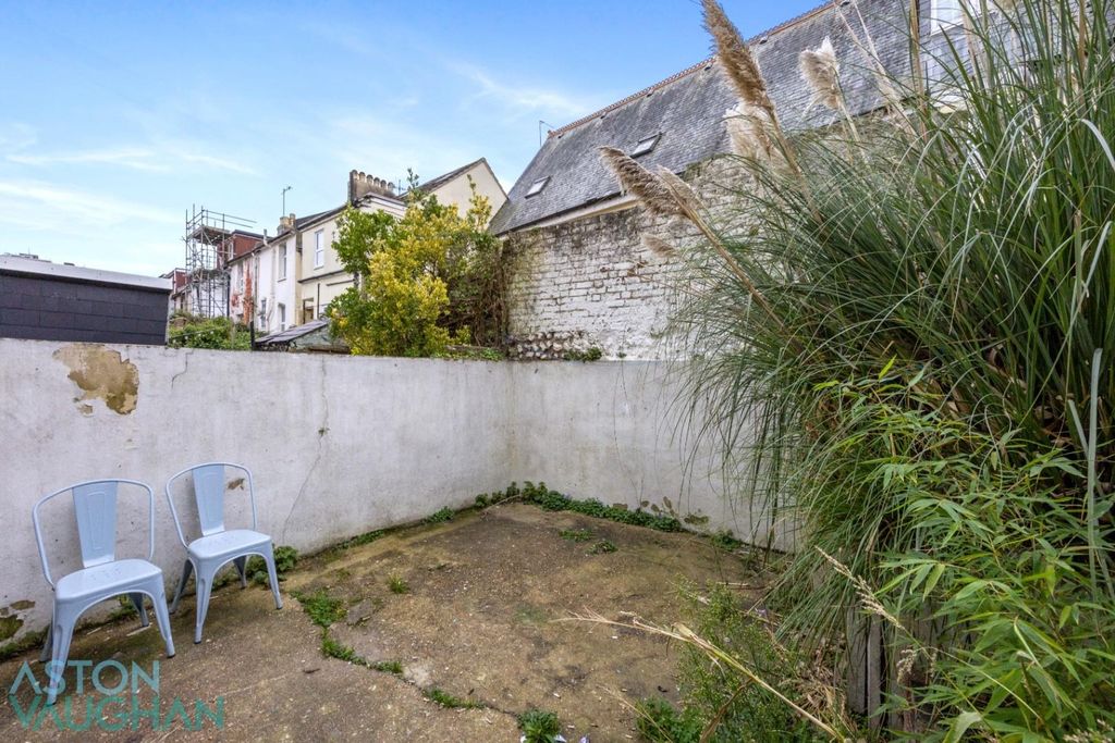 Additional image 13 of 6 bed terraced house to rentSt. Pauls Street, Brighton BN2
