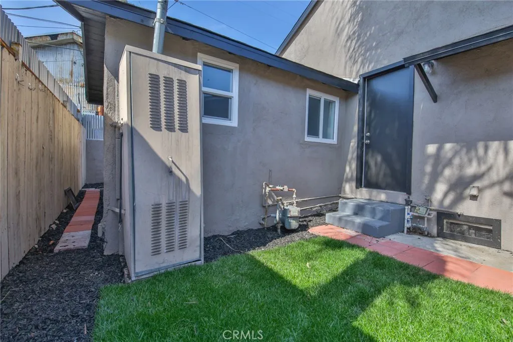 Additional image 59 of 1712 E 57th St, Los Angeles, CA 90058