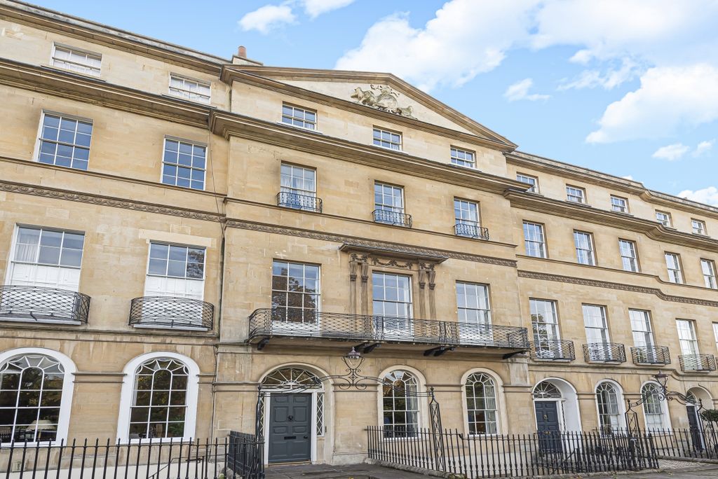 2 bed flat to rentSydney Place, Bathwick, Bath BA2