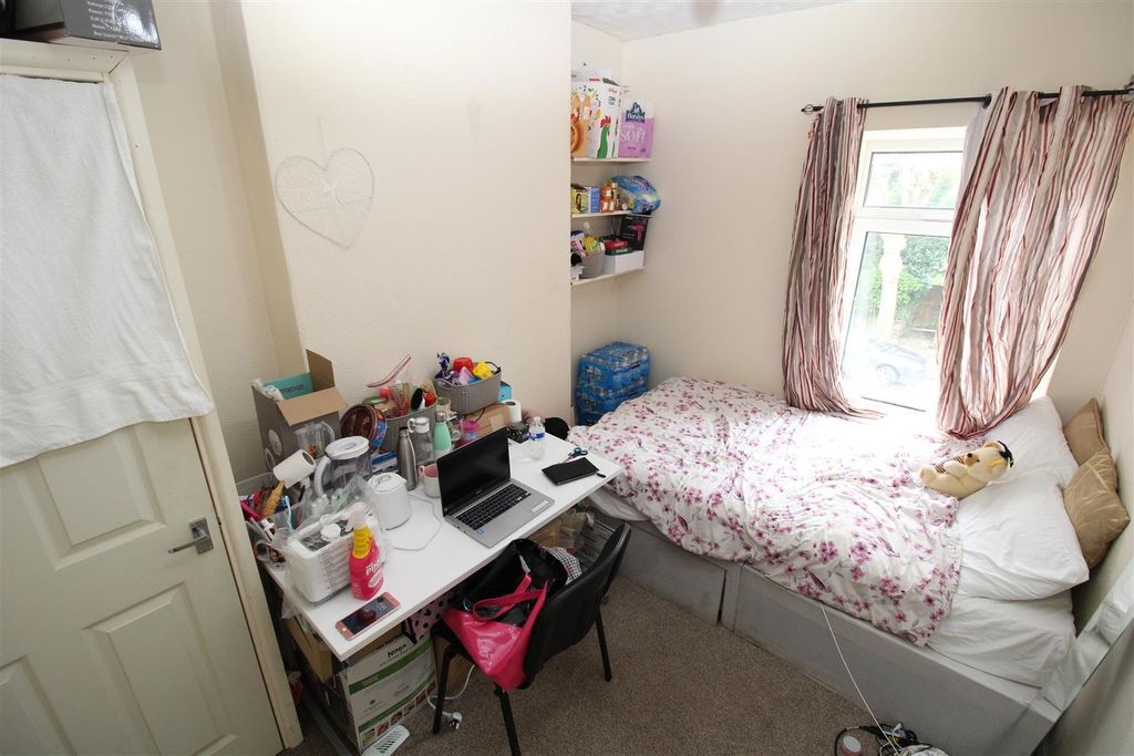 1 bed semi-detached house to rentBroadway Treforest, Pontypridd CF37
