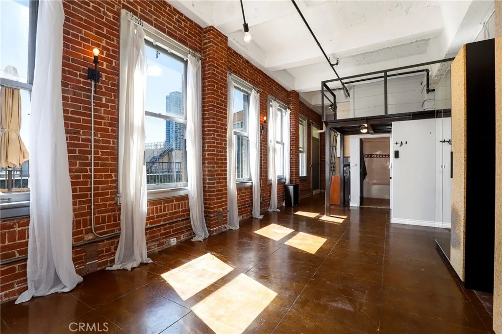 Additional image 29 of 215 W 7th St, Los Angeles, CA 90014