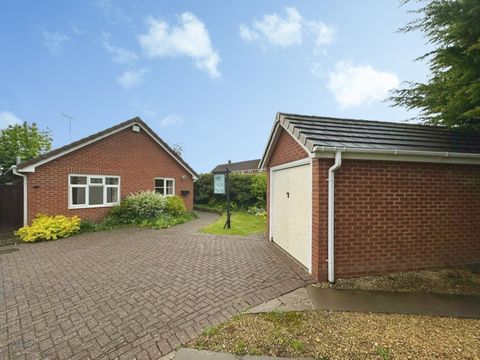 Hazelmere Drive, Castlecroft, Wolverhampton WV3