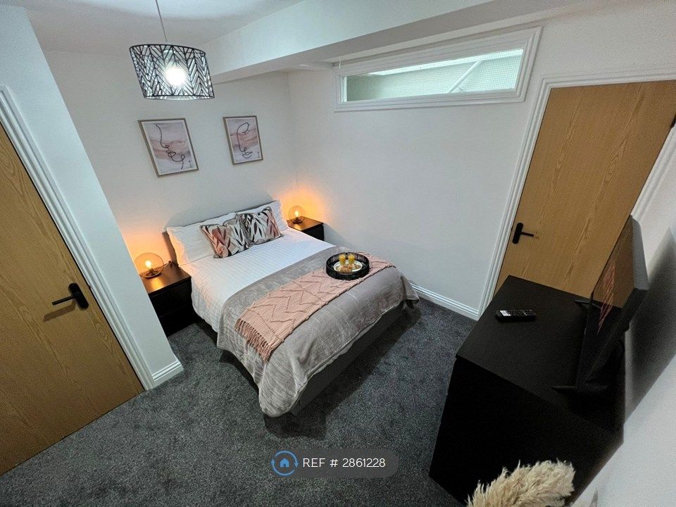 Additional image 12 of 2 bed flat to rentSt. Thomas Street, Weymouth DT4