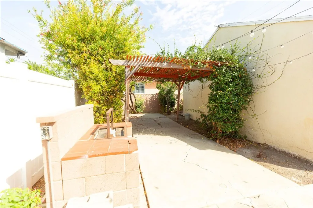 715 E Mcfadden, Santa Ana, CA 92707