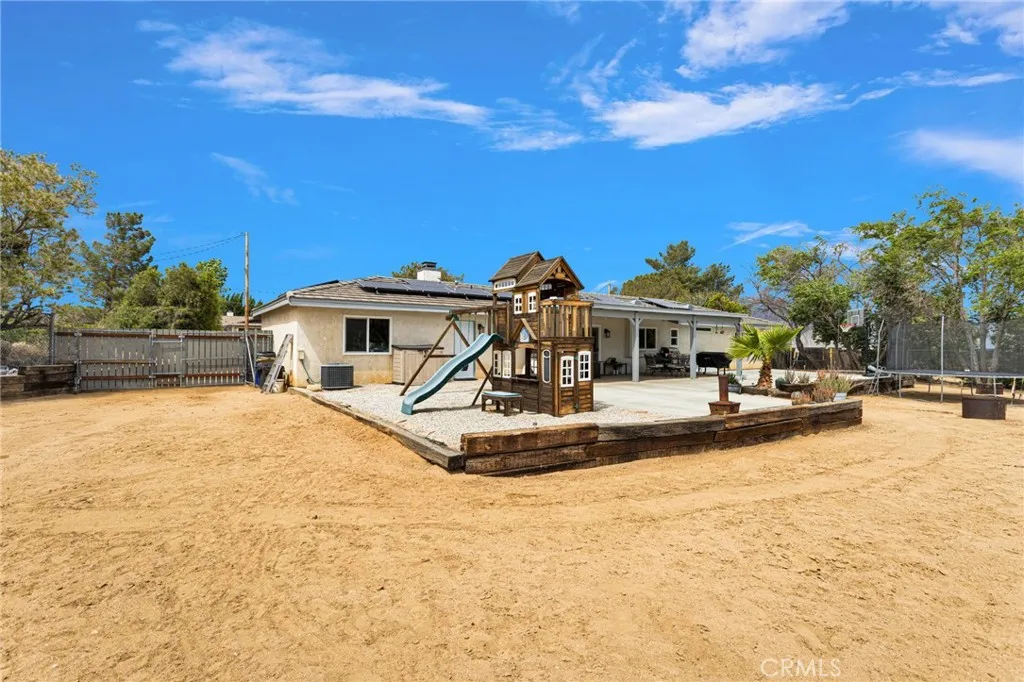8173 Mono Dr, Hesperia, CA 92345