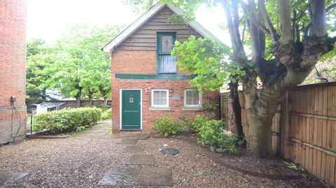 Brunswick Hill, Reading, Berkshire RG1