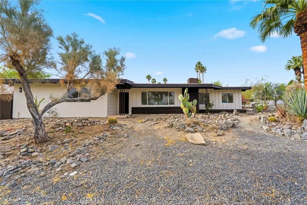 37472 Melrose Dr, Cathedral City, CA 92234 photo 2