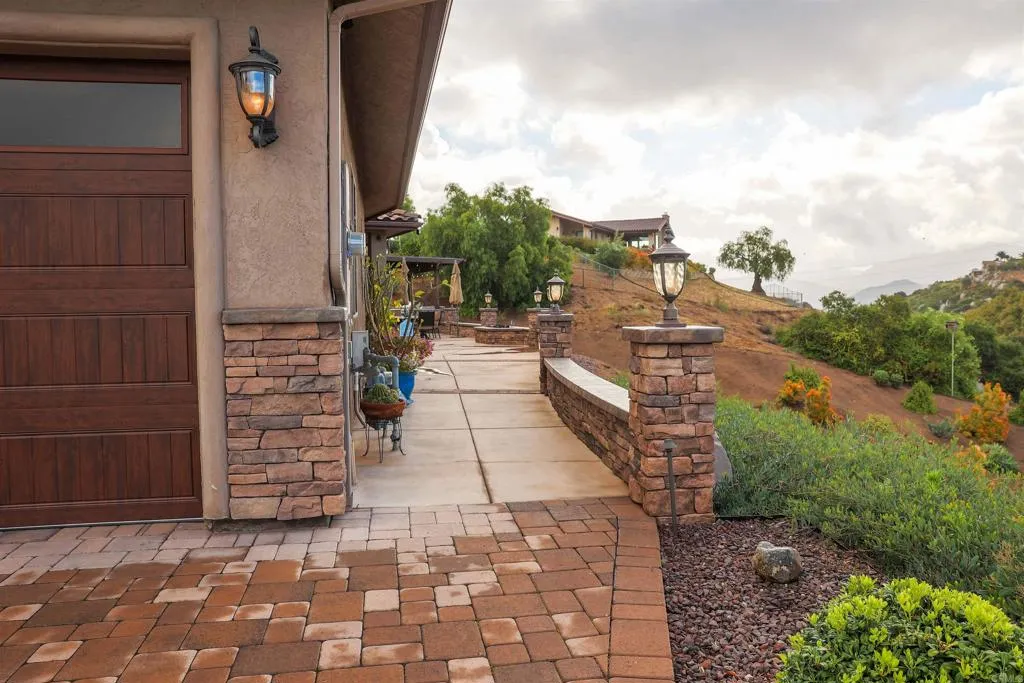 Additional image 138 of 849 Singing Ridge Road, El Cajon, CA 92019