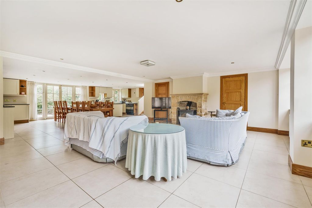 Additional image 5 of Detached house to rentMiddle Street, Crewkerne TA18