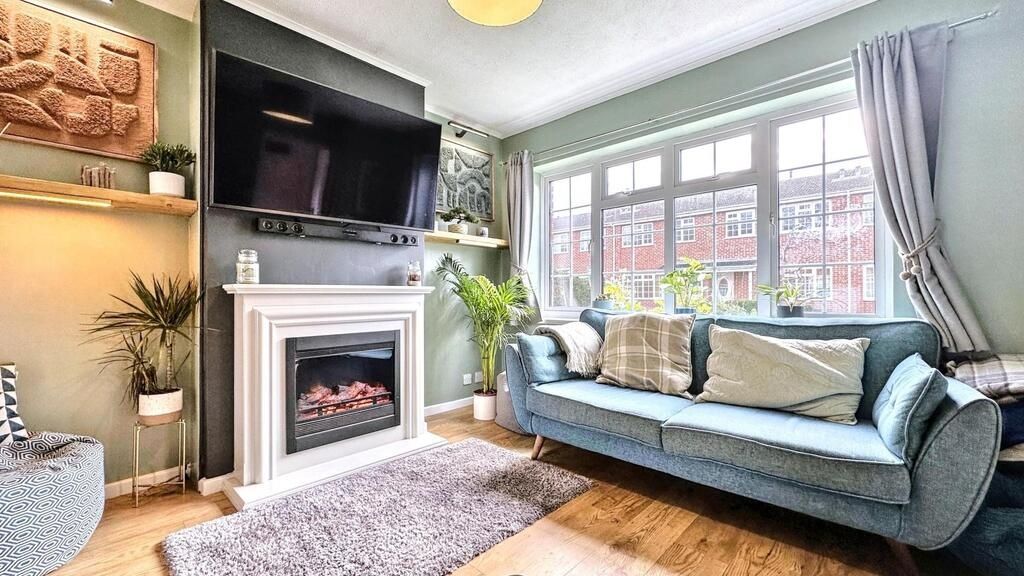3 bed semi-detached house to rentMeadow Croft, Weston-Super-Mare BS24