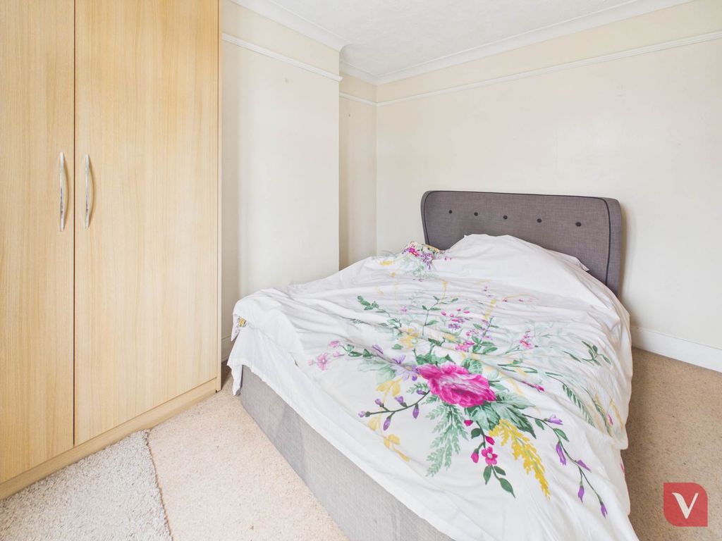 Additional image 11 of 3 bed end terrace house to rentPoynters Road, Luton LU4