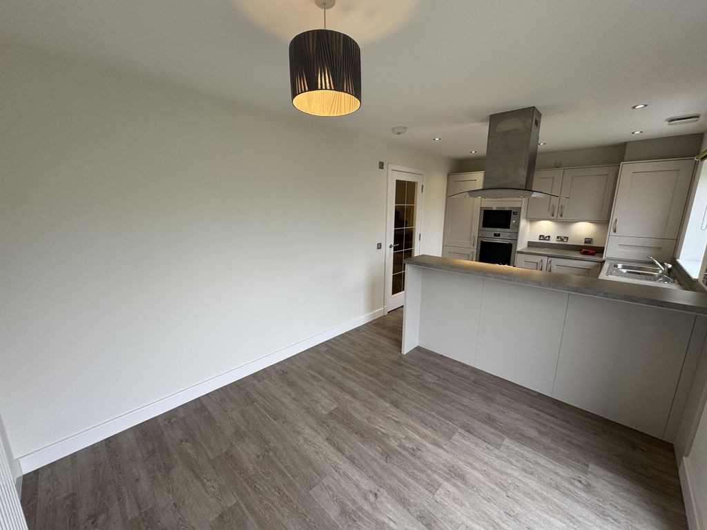 Additional image 12 of 3 bed semi-detached house to rent3 Strathgray Wynd, Dundee DD2