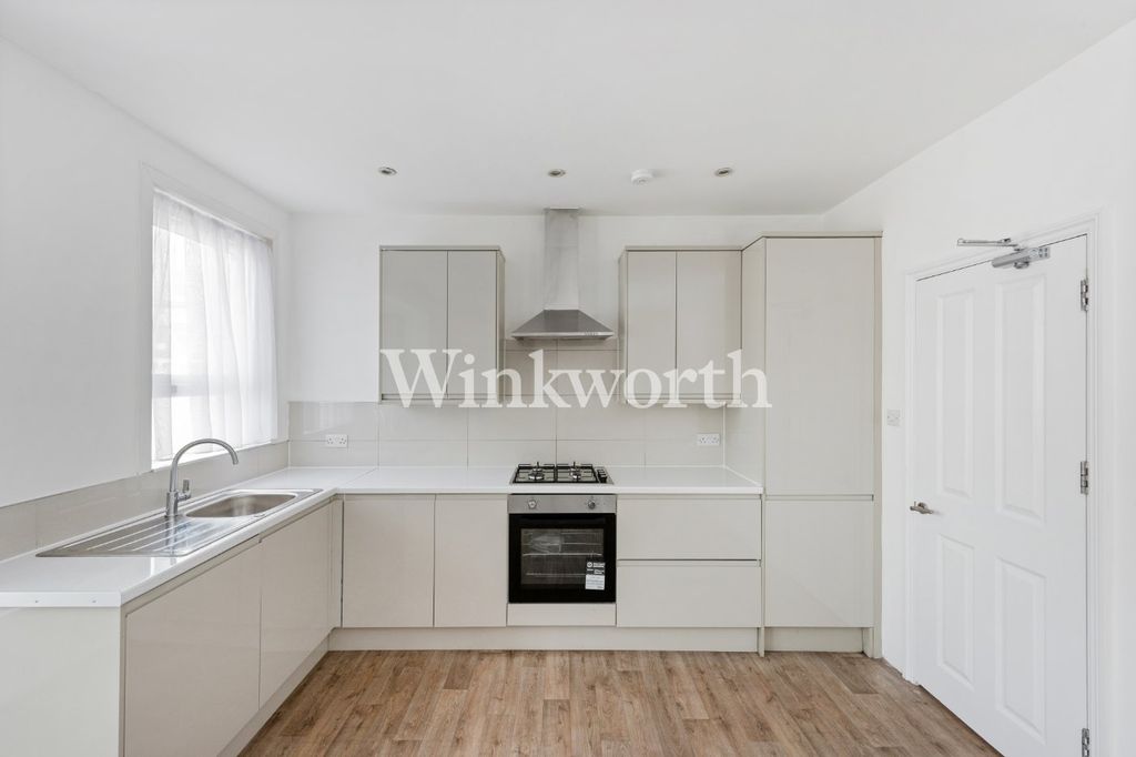 Additional image 5 of 3 bed flat to rentColeraine Road, London N8