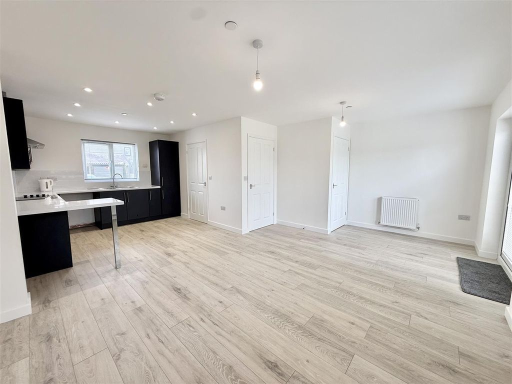 Additional image 4 of 3 bed property to rentStranraer Avenue, Pennar, Pembroke Dock SA72