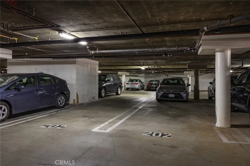 Additional image 58 of 221 S Oak Knoll Avenue Unit 202, Pasadena, CA 91101