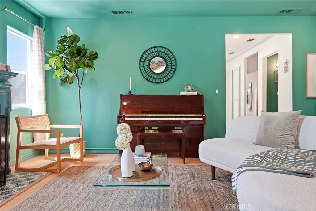 Additional image 53 of 435 Eton Drive, Burbank, CA 91504