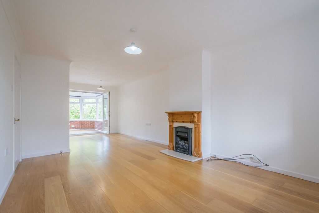 Additional image 4 of 4 bed semi-detached house to rentLydiard Way, Trowbridge BA14