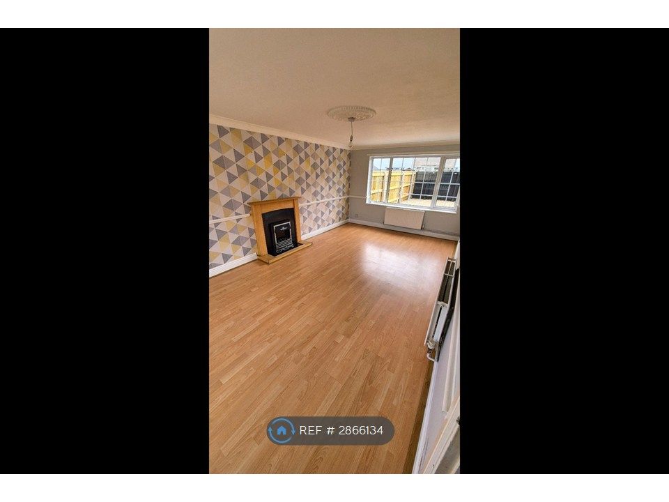 Additional image 2 of 3 bed terraced house to rentFountains Avenue, Grimsby DN37