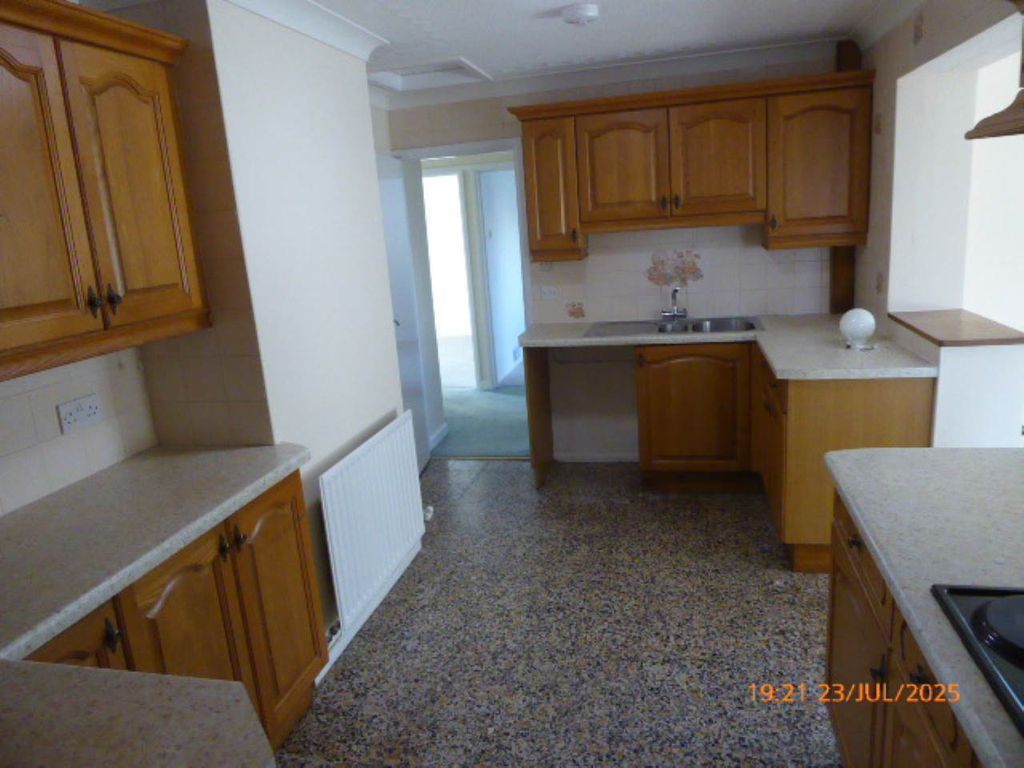 Additional image 2 of 3 bed bungalow to rentManor Way, Llanllwch, Carmarthen SA31