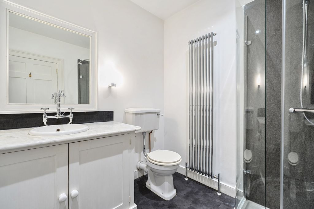 2 bed flat to rentSydney Place, Bathwick, Bath BA2 photo 5