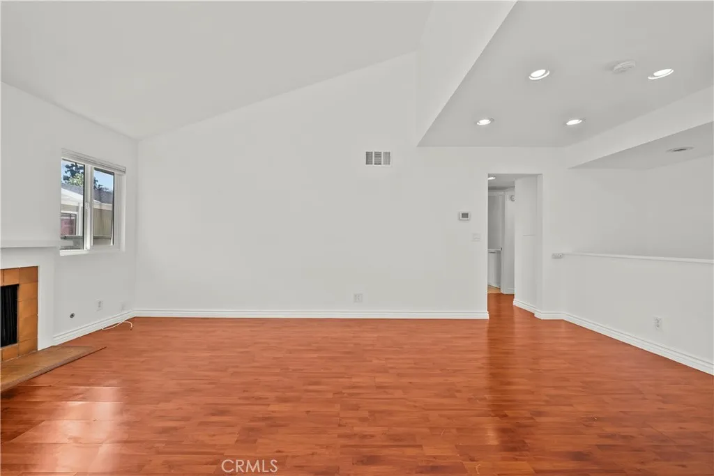 Additional image 13 of 22117 Burbank Blvd Unit 5, Woodland Hills, CA 91367