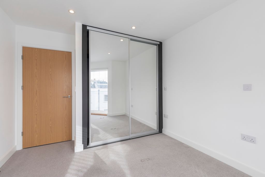 Additional image 6 of 2 bed flat to rentFishers Lane, Cheltenham GL52