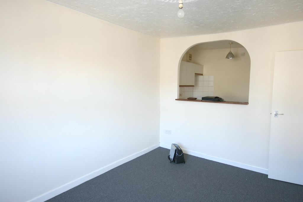 Additional image 3 of 2 bed flat to rentSt. John Street, Bridgwater TA6