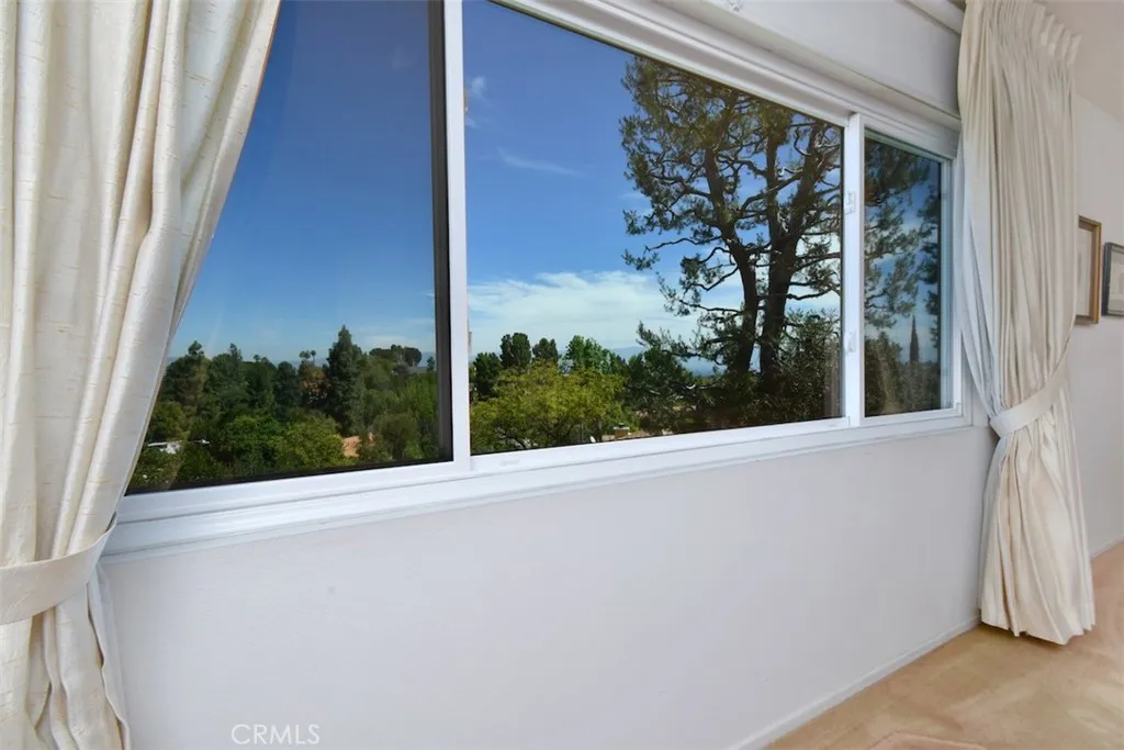 Additional image 97 of 19970 Greenbriar Drive, Tarzana, CA 91356