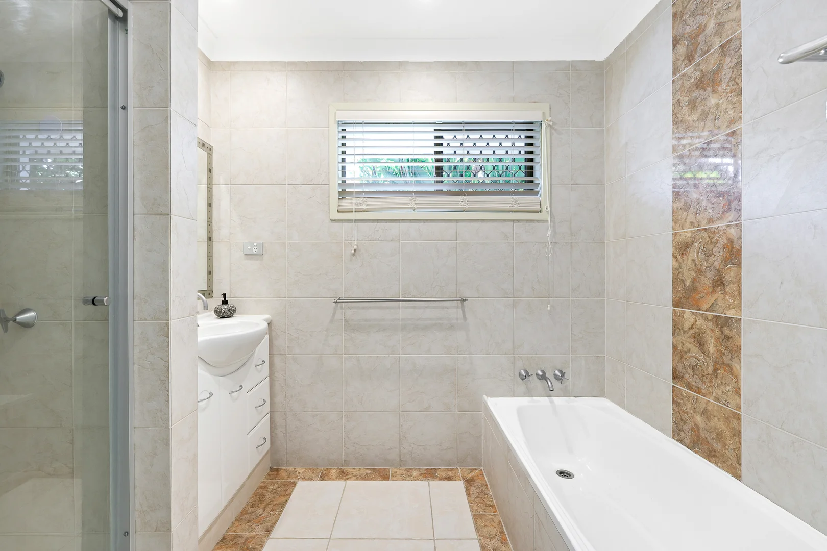 Additional image 16 of 734 Nerang Broadbeach Road, Carrara QLD 4211