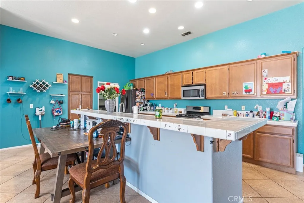 Additional image 11 of 14193 Fresian Ave, Apple Valley, CA 92307