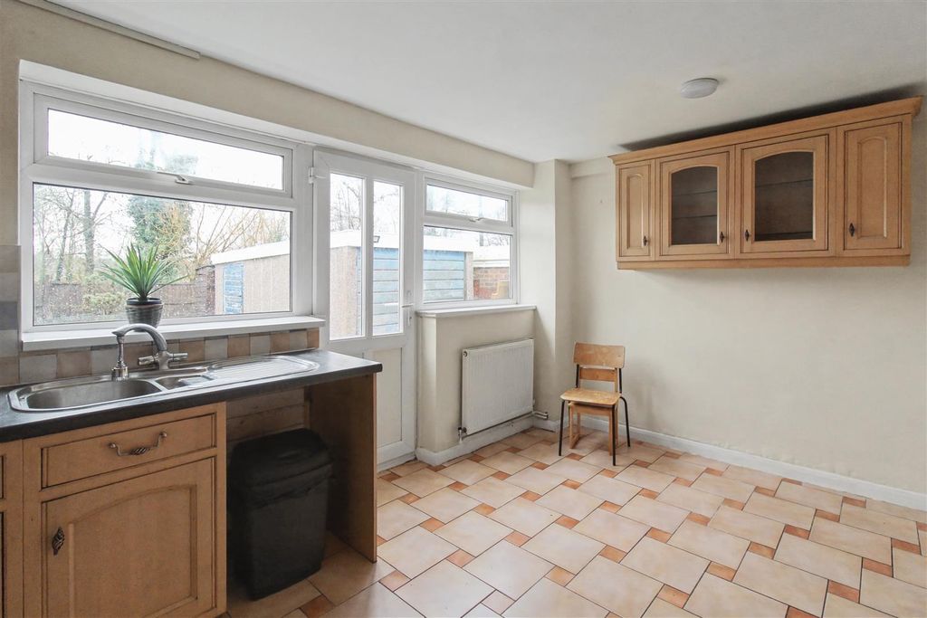 Additional image 17 of 3 bed semi-detached house to rentChesham Drive, Bramcote, Nottingham NG9
