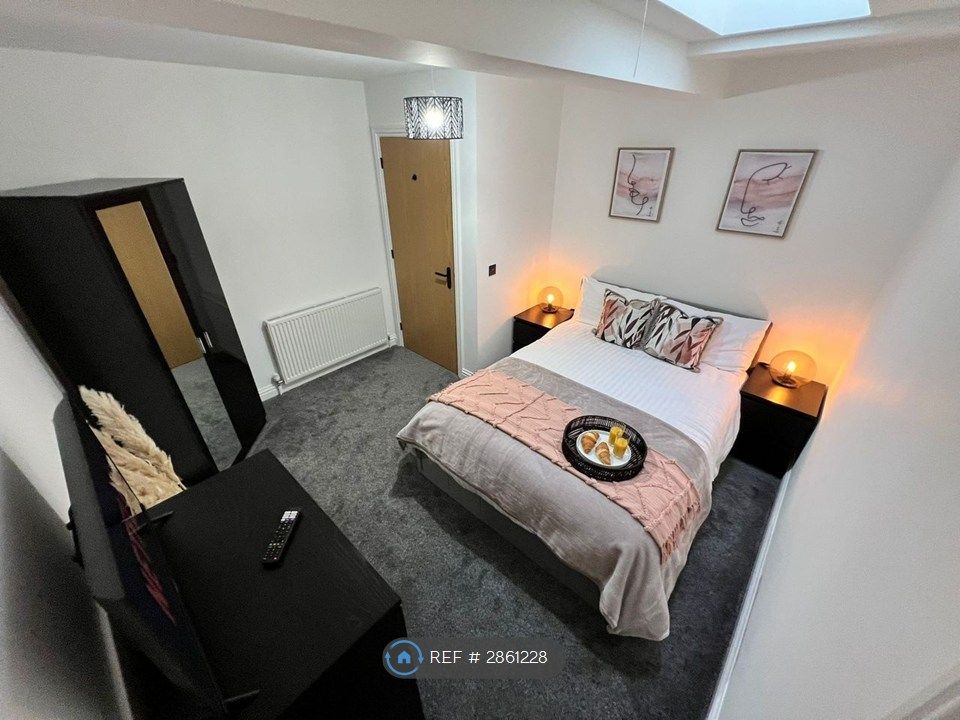 Additional image 11 of 2 bed flat to rentSt. Thomas Street, Weymouth DT4