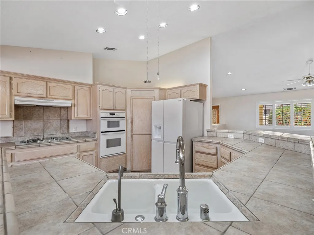 Additional image 71 of 16992 Joshua Rd, Apple Valley, CA 92307