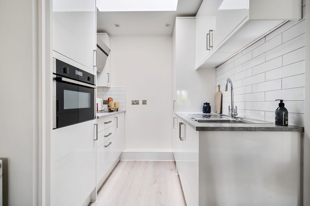 Additional image 8 of 1 bed flat to rentEvenlode, Thamesfield Village, Henley-On-Thames RG9